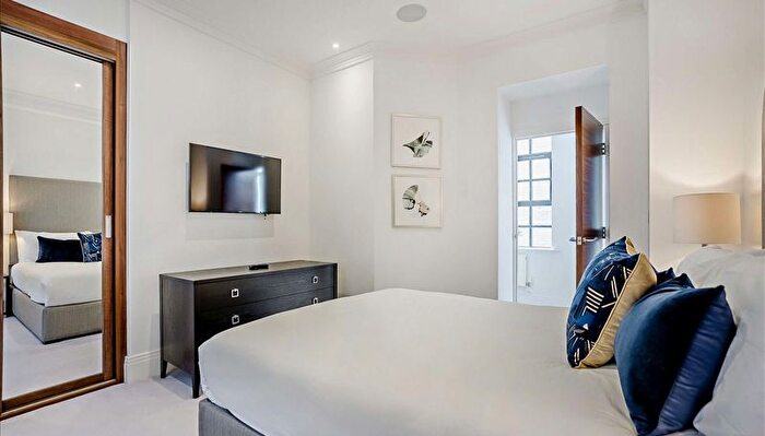 3 Bedroom Flat To Rent In Rainville Road, London, W6