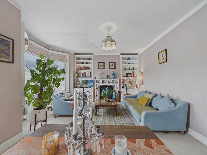 2 Bedroom Flat For Sale In Leghorn Road, Willesden Junction, London, NW10