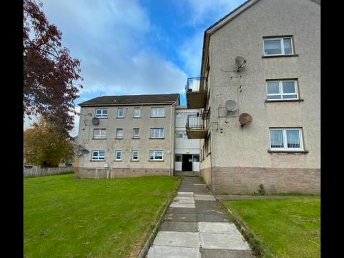 3 Bedroom Flat To Rent In Parnell Street, Airdrie, ML6