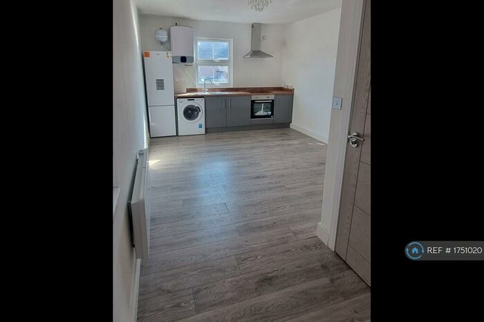 1 Bedroom Flat To Rent In Milton Road, Swindon, SN1