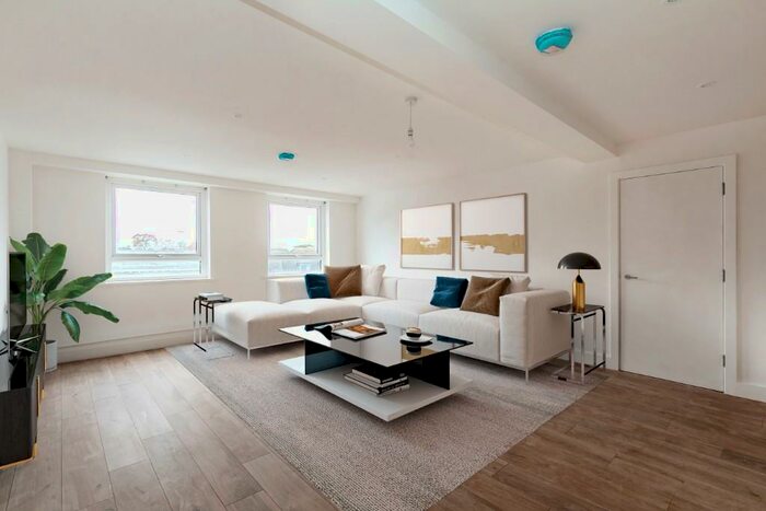 1 Bedroom Flat To Rent In High Street, Christchurch, Dorset, BH23