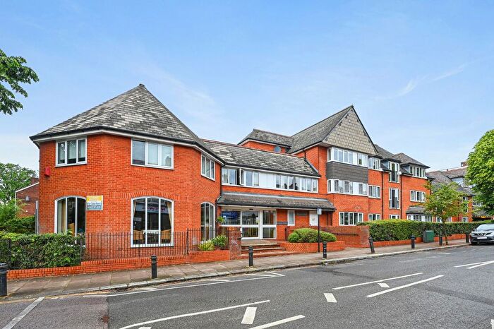 1 Bedroom Property For Sale In Boileau Road, Ealing, W5