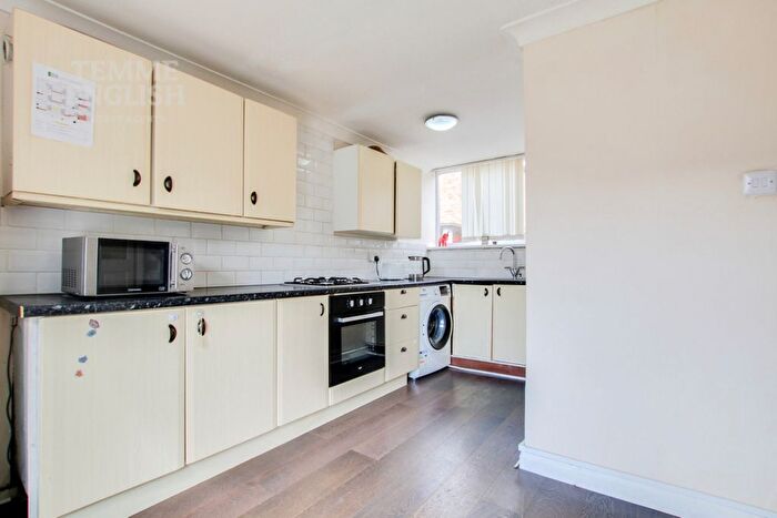 3 Bedroom End Of Terrace House For Sale In Elizabeth Way, Basildon, SS15