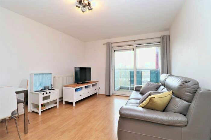 2 Bedroom Flat To Rent In Tequila Wharf, Limehouse, E14