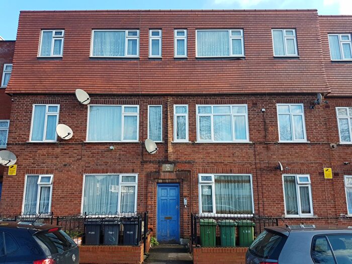 2 Bedroom Flat To Rent In Honeypot Lane, HA7