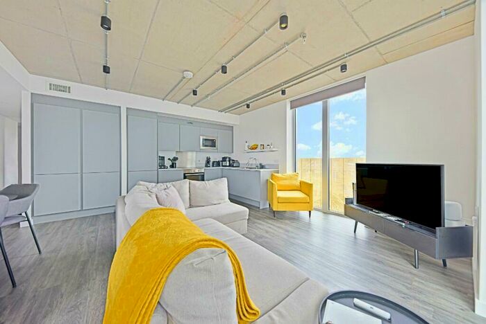 2 Bedroom Flat To Rent In Felixstowe Road, London, SE2