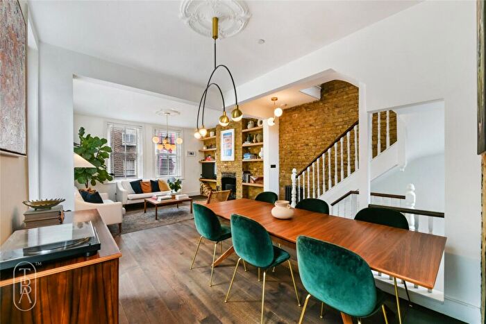 3 Bedroom Maisonette To Rent In Princelet Street, London, E1