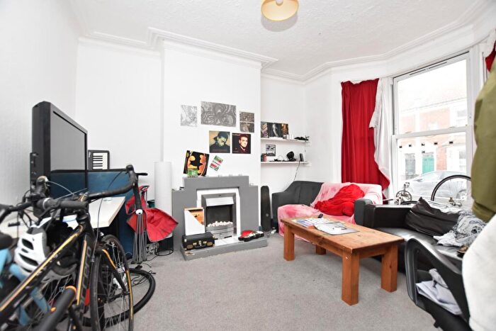 4 Bedroom Terraced House To Rent In Lancaster Rd, St Werbughs, Bristol, BS2