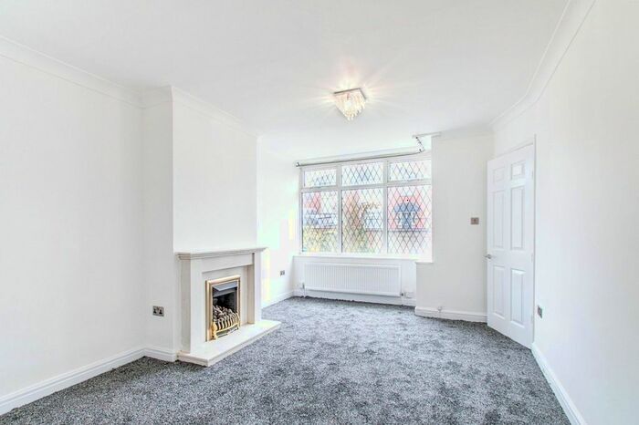 2 Bedroom Semi-Detached House To Rent In Grovehall Drive, Leeds, West Yorkshire, LS11