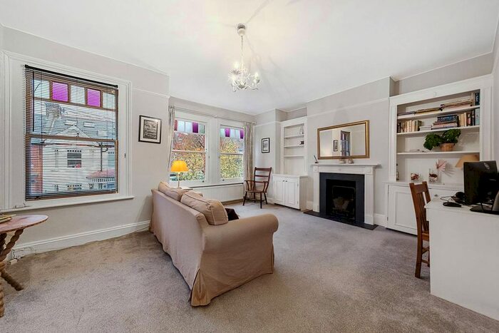 3 Bedroom Flat To Rent In Engadine Street, Wandsworth, London, SW18