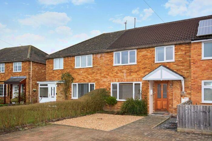 3 Bedroom Terraced House To Rent In South Avenue, Kidlington, OX5