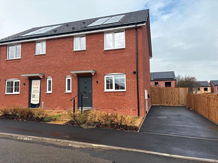 3 Bedroom Semi-detached House To Rent In Perranporth Drive, Mansfield, NG18