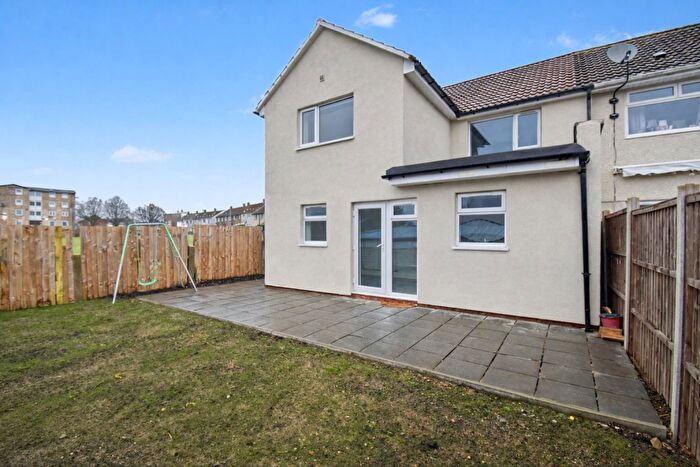 2 Bedroom Flat For Sale In Helmsley Way, Corby, NN18