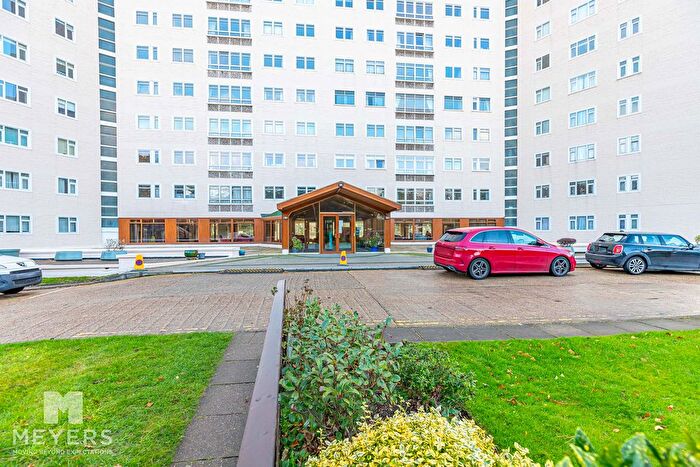 3 Bedroom Flat To Rent In Manor Road, Bournemouth, BH1