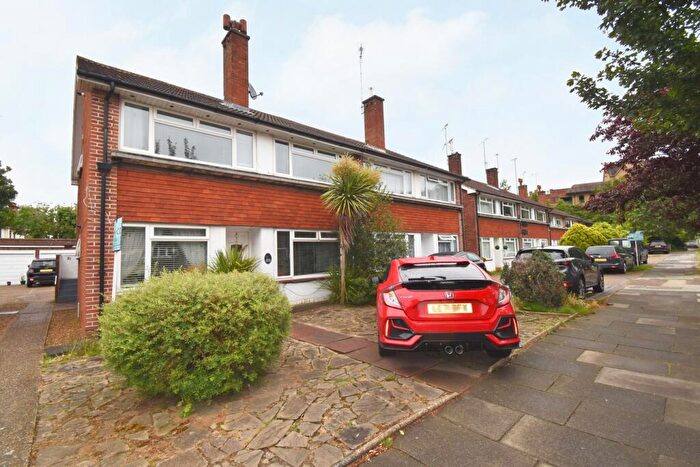 2 Bedroom Maisonette For Sale In New Zealand Avenue, Walton-on-Thames, KT12