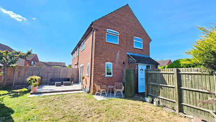2 Bedroom Semi-Detached House For Sale In Boscawen Way, Thatcham, RG19
