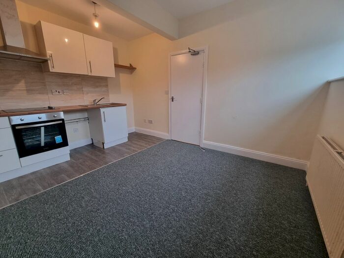 2 Bedroom Flat To Rent In Howard Road, London, SE25