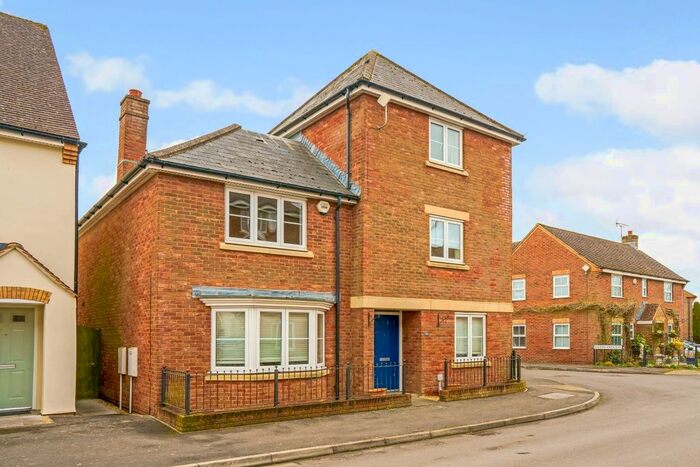 5 Bedroom Detached House To Rent In Whittingham Drive, Wroughton, Swindon, SN4