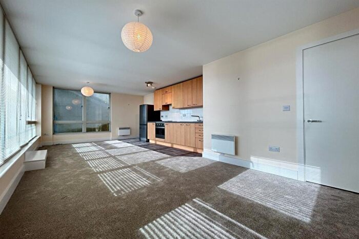 1 Bedroom House To Rent In Skyline Plaza, Basingstoke, RG21