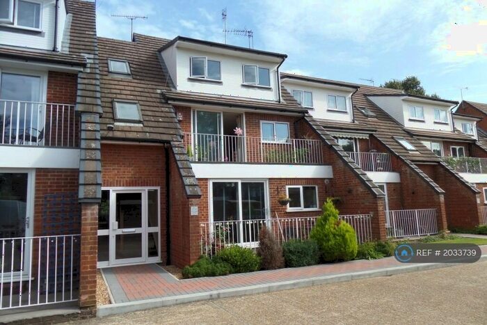 1 Bedroom Flat To Rent In Brasted Close, Orpington, BR6