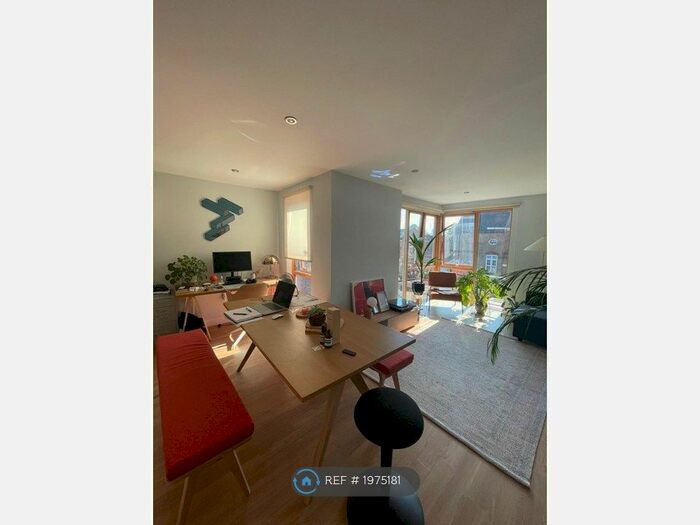 1 Bedroom Flat To Rent In Verdigris Apartments, London, E2