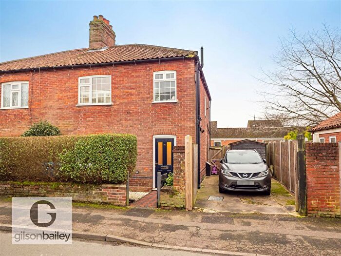 3 Bedroom Semi Detached House For Sale In Mousehold Street, Norwich, NR3