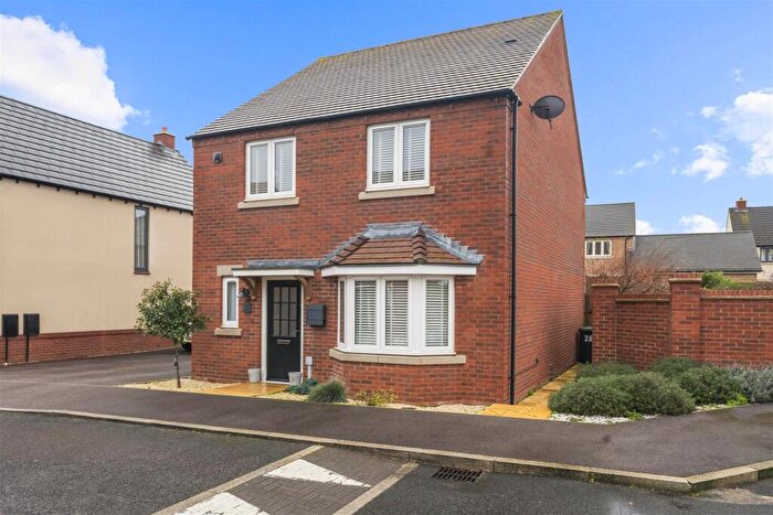 4 Bedroom Detached House For Sale In Monetery Croft, Silsoe, MK45