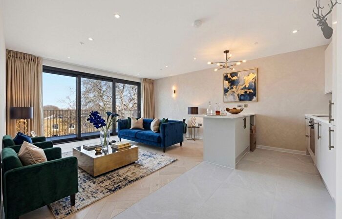 2 Bedroom Flat For Sale In Hackney Road, Bethnal Green, E2