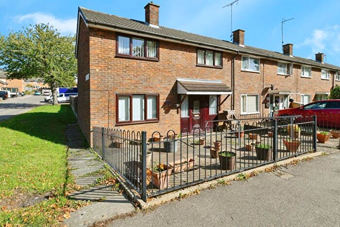 3 Bedroom End Of Terrace House For Sale In Hydean Way, Shephall, Stevenage, SG2