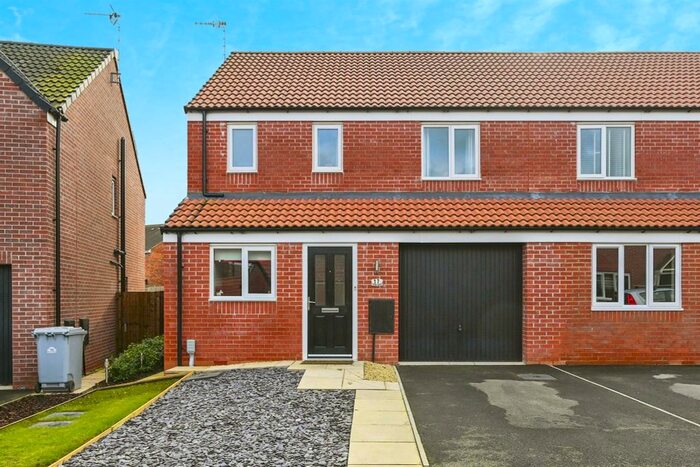 3 Bedroom Semi-Detached House For Sale In Blackthorn Gardens, Clipstone Village, Mansfield, NG21