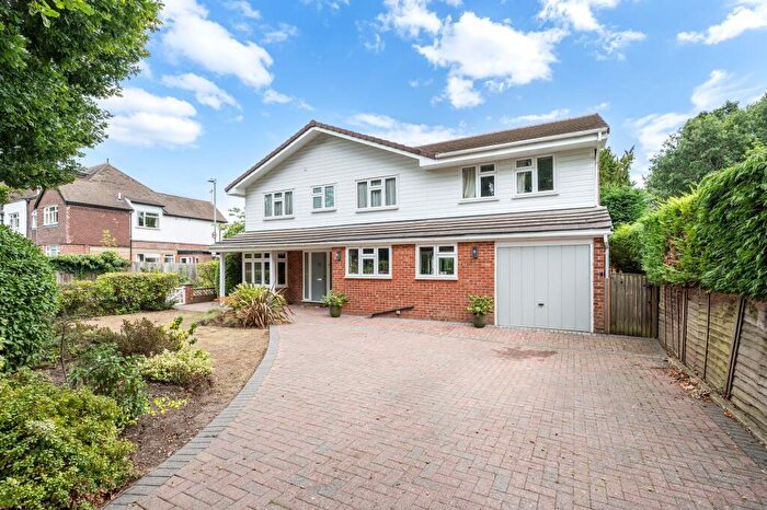 5 Bedroom Detached House For Sale In Malcolm Drive, Surbiton, KT6