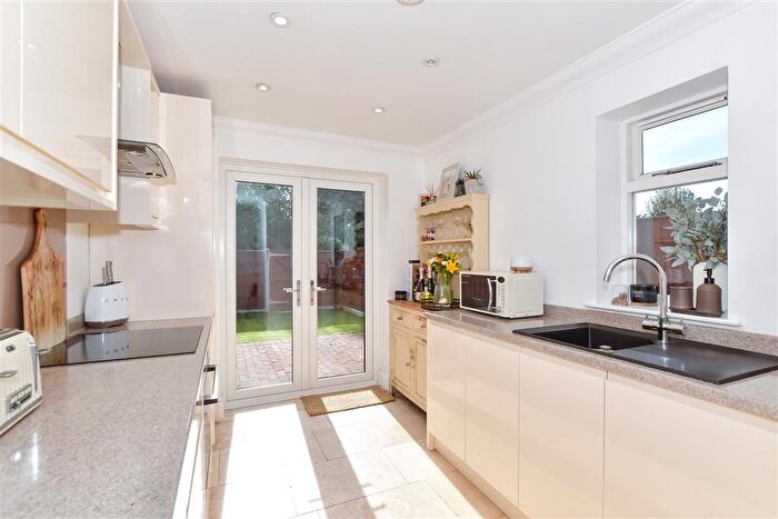 2 Bedroom Property For Sale In The Street, Detling, Maidstone, Kent, ME14