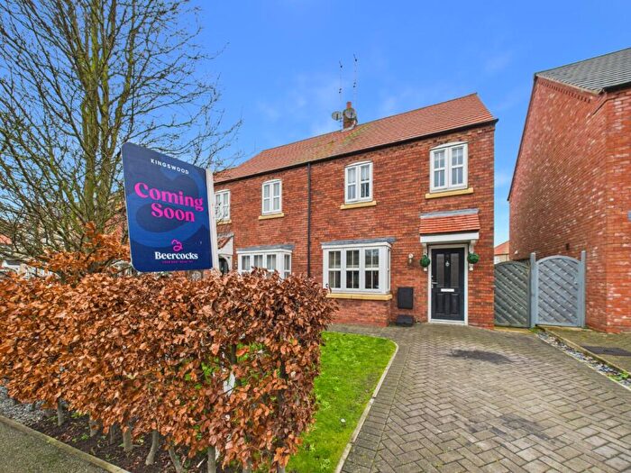 3 Bedroom Semi Detached House For Sale In Markeaton Park, Kingswood, Hull, HU7