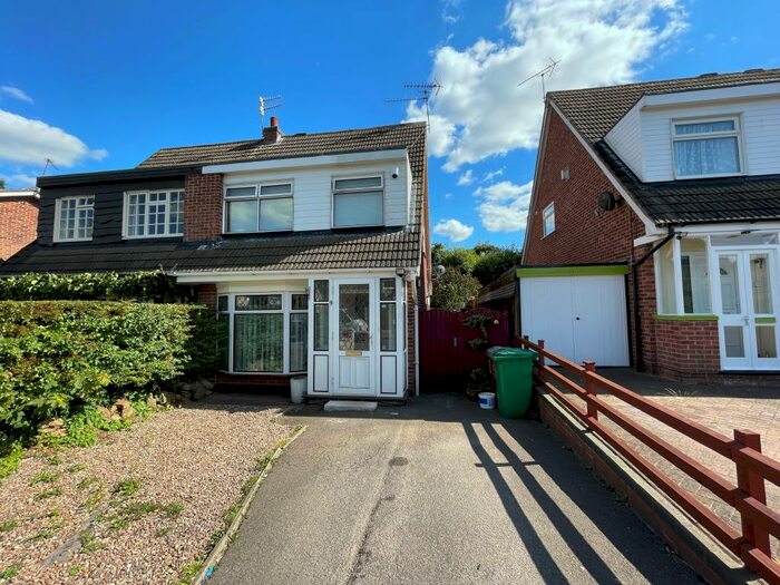 3 Bedroom House To Rent In Willaston Close, Bulwell, NG6