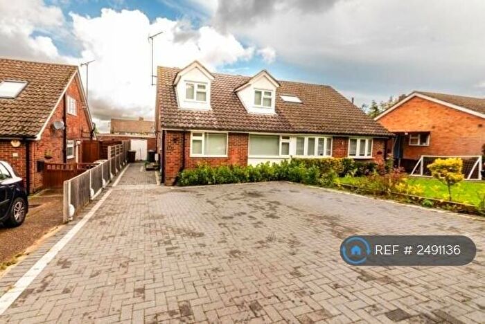 5 Bedroom Bungalow To Rent In Santers Lane, Potters Bar, EN6