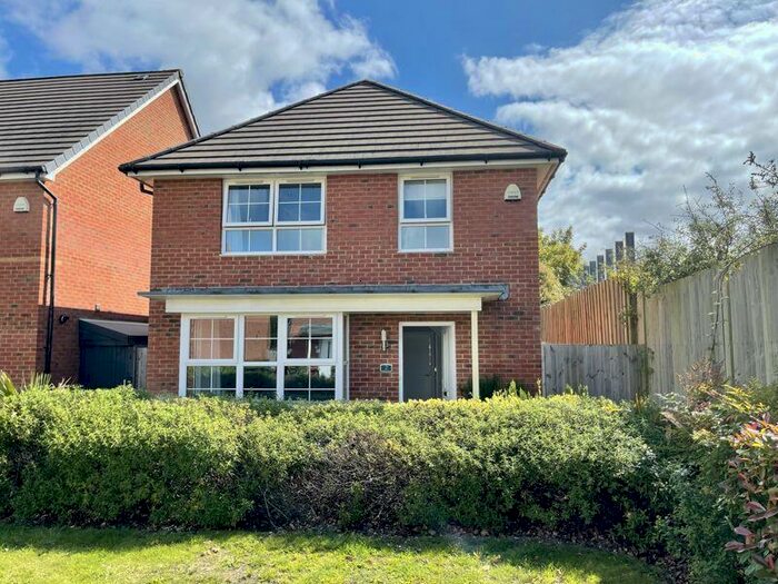 4 Bedroom Detached House To Rent In Signal Way, Hayling Island., PO11