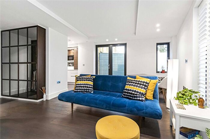 1 Bedroom Apartment For Sale In Connaught House, Connuaght Gardens, Muswell Hill, N10