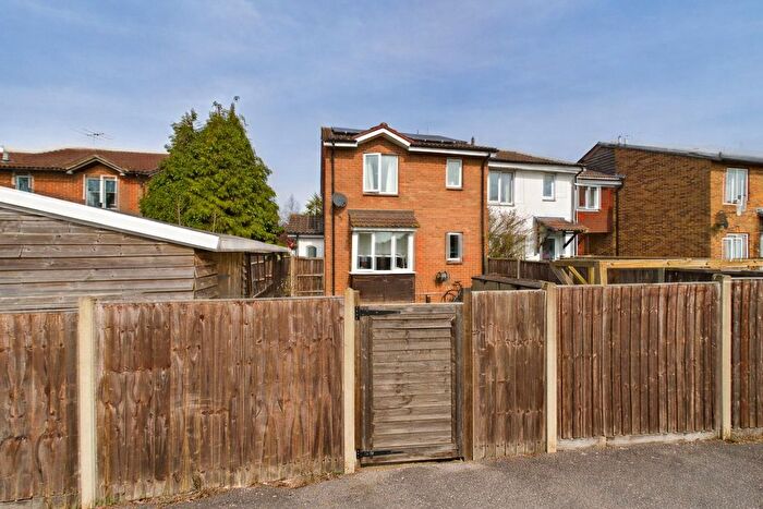 1 Bedroom End Terrace House For Sale In Caistor Close, Calcot, Berkshire, RG31