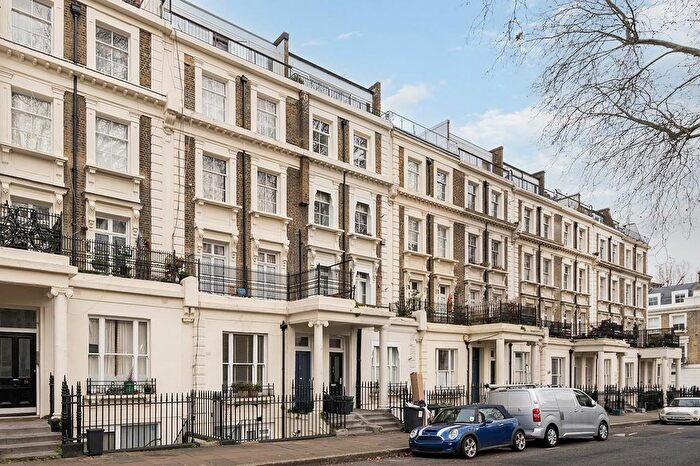 2 Bedroom Flat To Rent In Arundel Square, London, N7