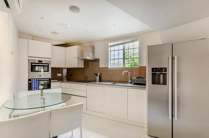 1 Bedroom Flat For Sale In Hallam Street, Marylebone, London, W1W