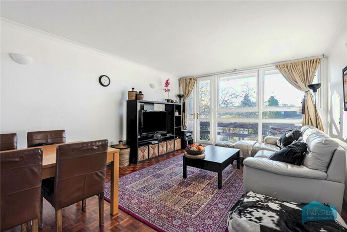 2 Bedroom Apartment To Rent In Highgate Edge, Great North Road, London, N2