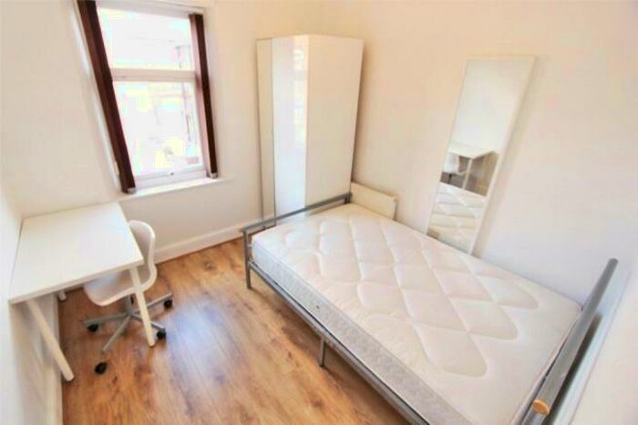 5 Bedroom Terraced House To Rent In Deramore Street, Rusholme, Manchester, M14
