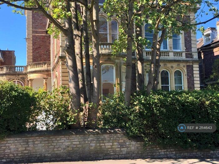 2 Bedroom Flat To Rent In Cotham Park North, Bristol, BS6