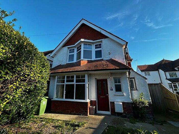 3 Bedroom Detached House To Rent In Elm Grove, Eastbourne, BN22