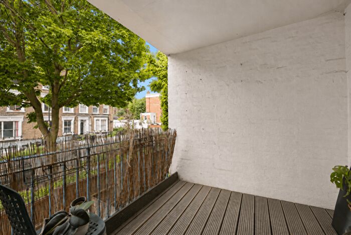 1 Bedroom Apartment For Sale In Off Mildmay Raod, Newington Green, N16
