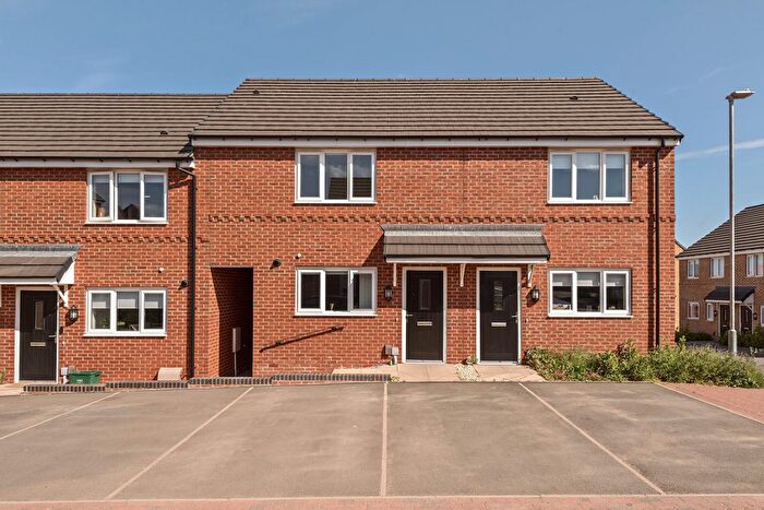 3 Bedroom Town House To Rent In Slim Drive, Gedling, Nottingham, NG4