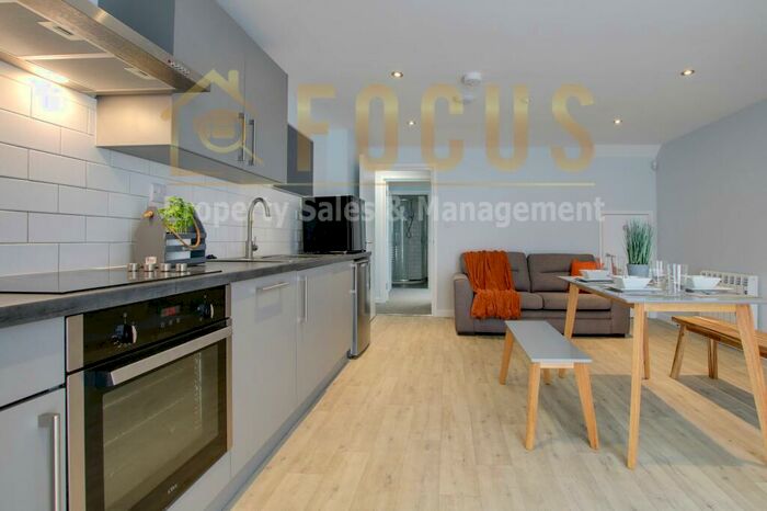 2 Bedroom Apartment To Rent In Clarendon Park Road, Leicester, LE2