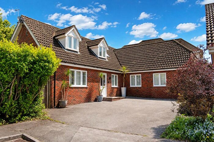 4 Bedroom Detached House For Sale In Harford Close, Pennington, Lymington, SO41