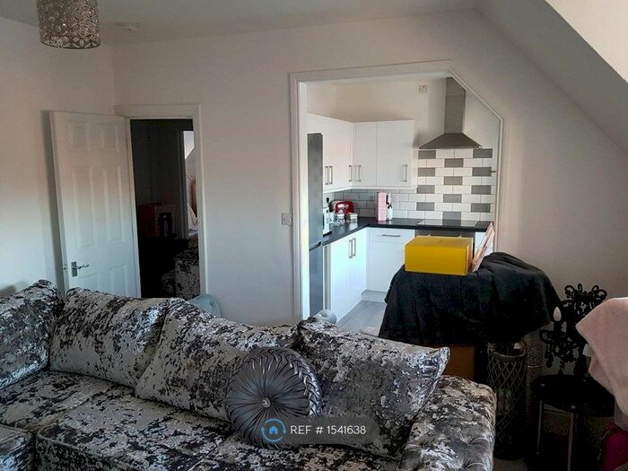 3 Bedroom Flat To Rent In Hamilton Road, Felixstowe, IP11