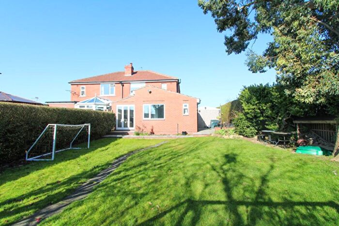 3 Bedroom Semi-Detached House For Sale In Green Lane, Scawthorpe, Doncaster, DN5